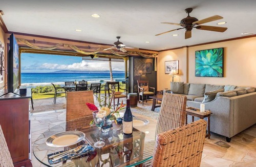 Downtown Lahaina House | Spectacular Oceanfront 4 Bedroom