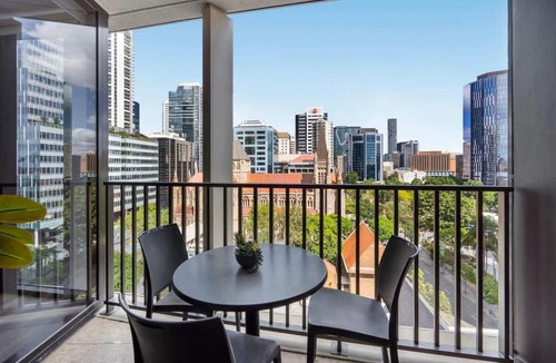 Brisbane Central Business District Apartment | Spire Apartments - Free Car Park