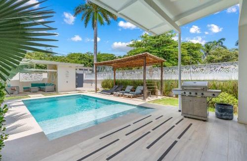 Potrero House | Sprawling Modern Property with a Tranquil Outdoor Living Space swimming pool and a private Casita