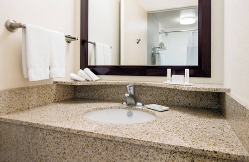 Bakersfield Hotel | SpringHill Suites by Marriott Bakersfield