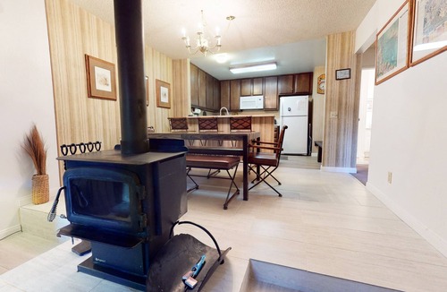 Mammoth Lakes Condo | St. Moritz 12 Bright and cozy Mountain Cabin, Centrally Located by RedAwning