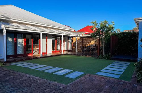 Port Elizabeth Central House | St Phillips Guest House