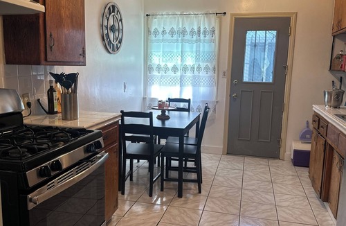 Lennox House | Stadium Stay! Cozy 2BR Steps from SoFi & Kia Forum