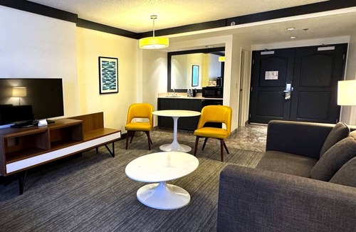 Las Vegas Apartment | Standard King | Cozy Vegas Stay