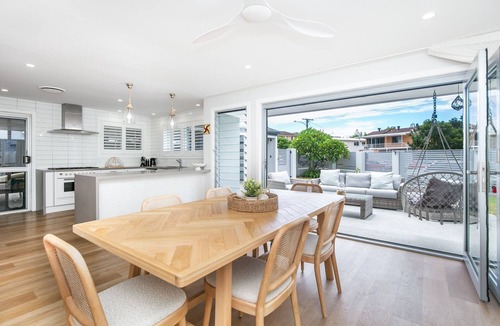 Burleigh Heads House | Start your holiday with absolute Bliss And Harmony