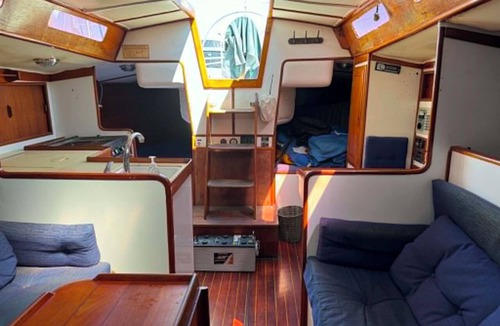 La Presa Boat Rental | Stay aboard classic 41' yacht in San Diego’s most beautiful marina setting!