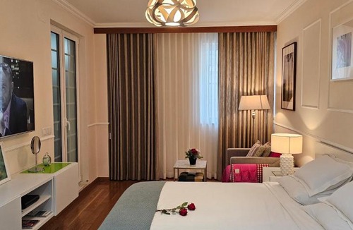 Linda-a-Velha Apartment | StayCozy