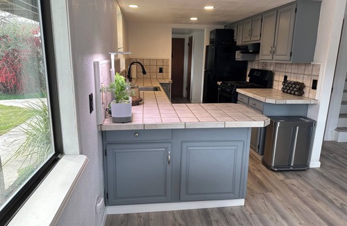 Springville House | Step away from the noise of the city and into a country home get away