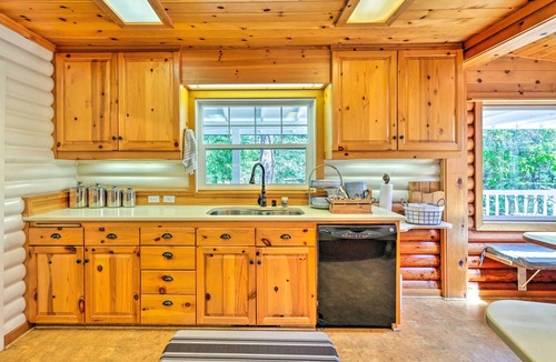 Murphys Cottage | Steps to Dtwn Murphys: Cottage w/Furnished Porch