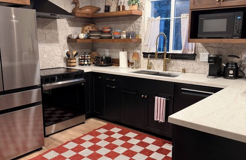 Arnold Ski Chalet | Steps to Fly-In Lake Bronze Bull Chalet + EV