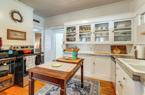 Sonora House | Steps to Main St! Restored Sonora Bungalow w/Yard
