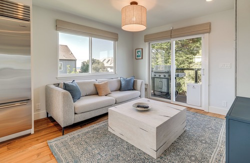 Half Moon Bay Cottage | Steps to Ocean: Luxe Family Home in Half Moon Bay!