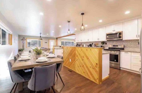 The Village House | Steps to snowplay, Spa, Billiards, Arcade