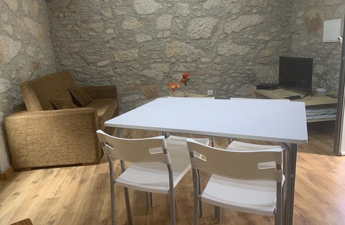 Oliveira de Frades House | Stone house, for a wonderful relaxing country stay.