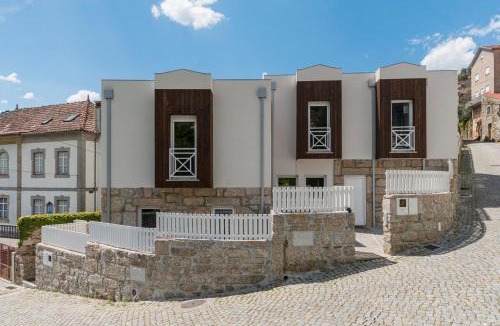 Loriga Apartment | StoneBridge Riverside Mountain Apartments