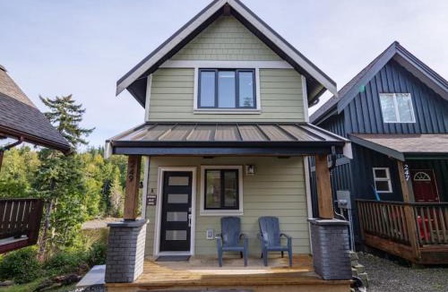 Ucluelet House | Storm Bay, Family Home with Hot Tub and Inlet View