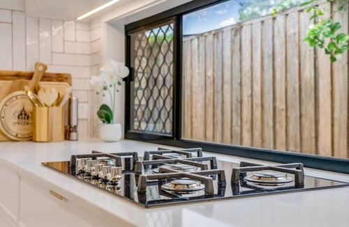 Robina House | Straite St Family Getaway - Spacious & Quiet