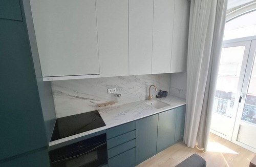 Santo Condestavel Apartment | Studio 202 Lisbon Balcony Elevator A/C