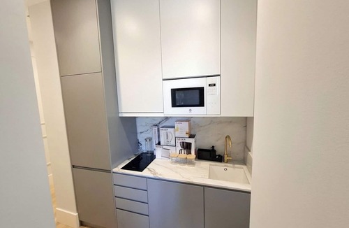 Santo Condestavel Apartment | Studio 304 Lisbon Balcony Elevator A/C