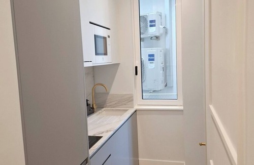 Santo Condestavel Apartment | Studio 304 Lisbon Balcony Elevator A/C