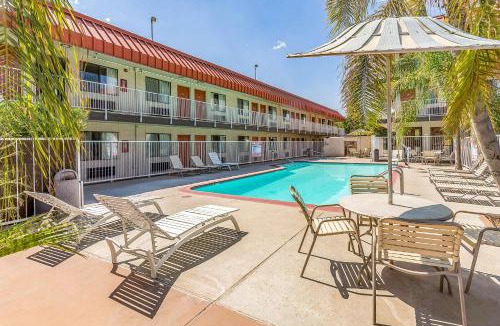 Raisin Hotel | Studio 6-Fresno, CA - Extended Stay