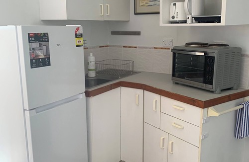 Tallebudgera Apartment | Studio Flat Close to Everything n* NO SMOKING/VAPING *
