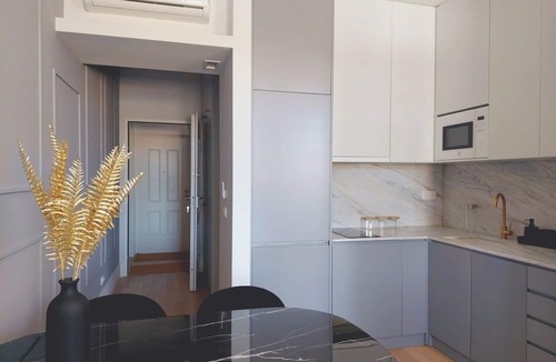 Santo Condestavel Apartment | Studio Lisbon Balcony Elevator A/C Parking
