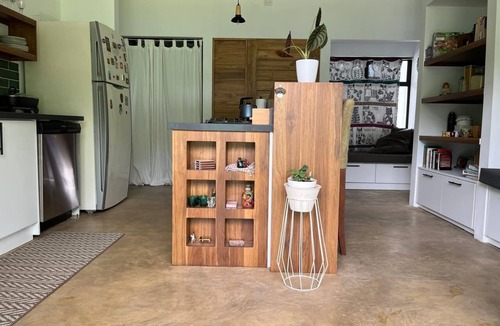 Ciudad Cortes House | Stunning 2BR Home with Fast WiFi & AC – Mountain Views & Lush Nature, Ojochal