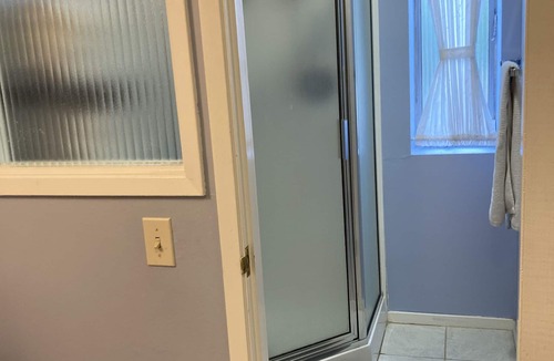 Lakeview Apartment | Stunning 2bedr with patio,parking, garden in exclusive neighborhood.Premier Host