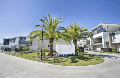 Gold Coast House | Stunning 3BR in Serene Loc, Varied Amenities, BBQ