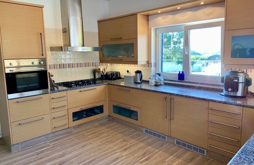 Colinas Verdes Villa | Stunning 4 bedroom 4 bathroom countryside villa near Lagos, pool & large garden