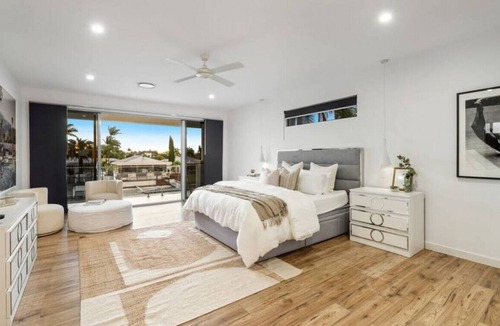 Sorrento House | Stunning 6brm waterfront