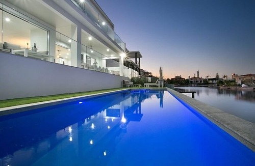 Broadbeach Waters House | STUNNING DESIGNER HOME – Exceptional Quality