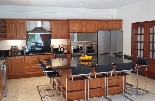 Quarteira Villa | Stunning Large Luxury Villa - Private Pool-Games Room-Cinema-Gym & Indoor Bar