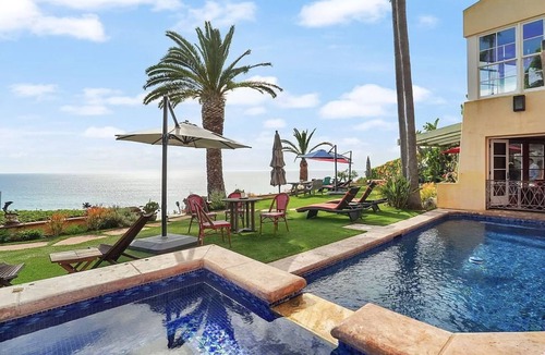 Central Malibu House | Stunning Malibu Oceanfront Estate w/2 Guesthouses, Pool, Tennis Court
