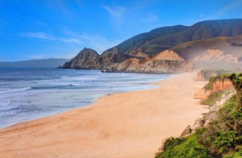 Montara House | Stunning Oceanview Coastal Home Beach Trails Family Activities