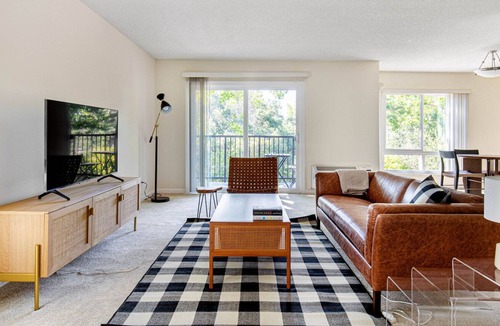 Palo Alto Apartment | Stunning Palo Alto 2BR w/ Gym, Pool, near 82, 101, and 280, by Blueground