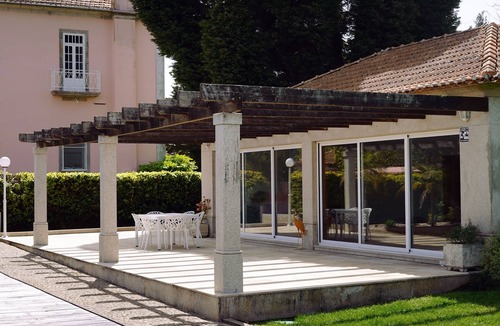 Vila de Cucujaes Villa | Stunning Pink Palace in Cucujães, Aveiro, Portugal