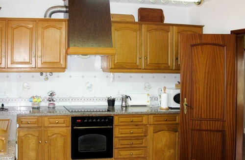 Torres Vedras House | Stunning private villa for 8 people with WIFI, private pool, TV, terrace, pets allowed and parking