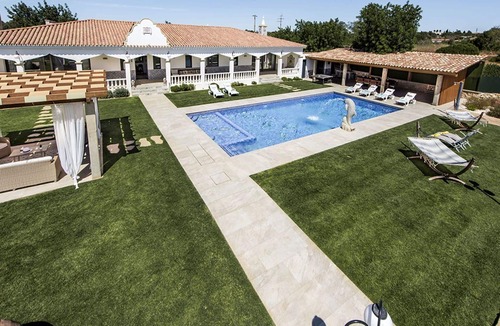 Cerro do Ouro Villa | Stunning private villa with WIFI, private pool, A/C, hot tub, TV, patio and panoramic view