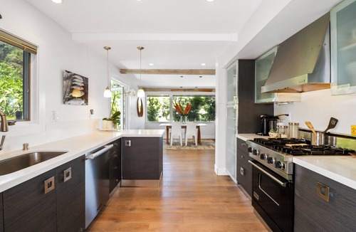 Sausalito House | Stunning Sausalito Home with Bay Views, Spa, and Elevator.