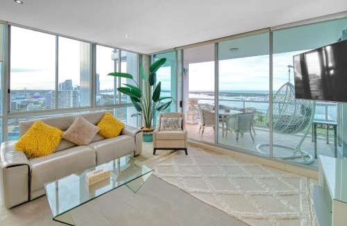 Southport Apartment | Stunning view close to everything