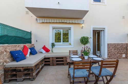 Albufeira House | Stunning villa for 4 people with WIFI, A/C, pool, TV and terrace