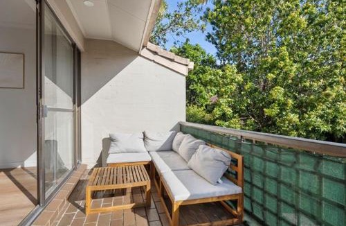 Mermaid Waters Apartment | Stunningly renovated 2 bed apartment