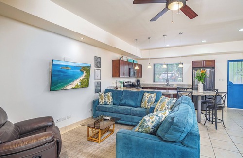 Potrero Condo | Stylish 1-bedroom condo with workspace, walk to everything + massages on us!