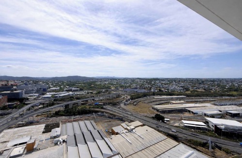 Bowen Hills Apartment | Stylish 2-bedroom apartment with AC in Bowen Hills