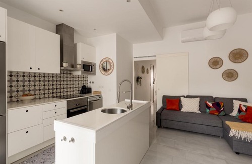 Alcantara Apartment | Stylish 2-Bedroom Apartment with Terrace in Alcântara