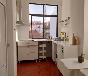 Cacilhas House | Stylish Cacilhas rooms near the ferry to central Lisbon