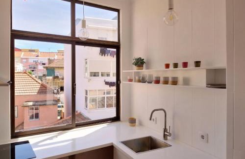 Cacilhas House | Stylish Cacilhas rooms near the ferry to central Lisbon