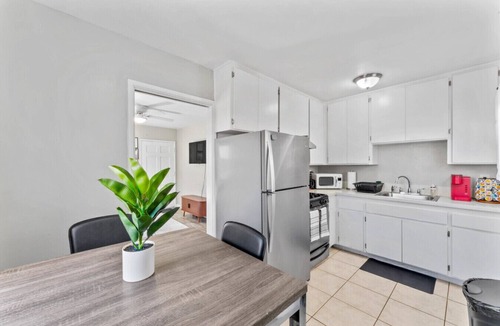 North Park Apartment | Stylish & Comfy Gem: Walk To Everything ~ Parking!